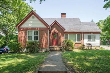 Main picture of 201 Forest Park Rd