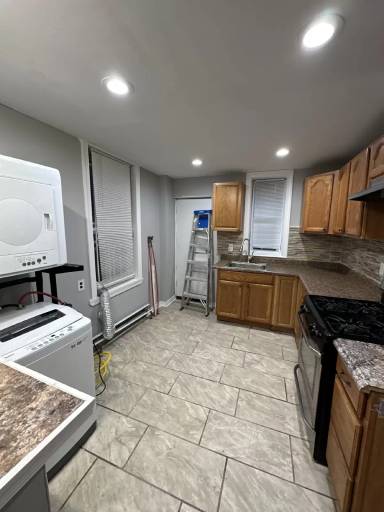 Main picture of 1528 W Oakdale St