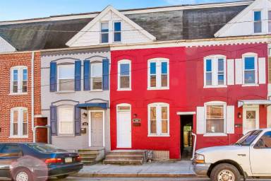 Main picture of 582 Company St