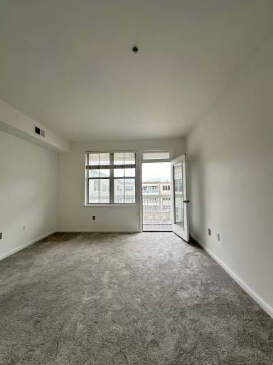 Main picture of 2004 11th St NW