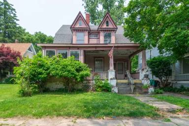 Main picture of 724 W Prairie Ave