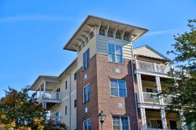 Main picture of 8264 N View Blvd