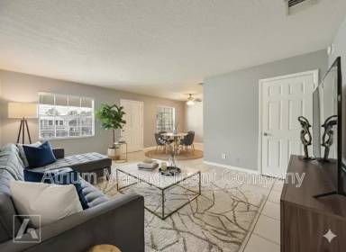 Main picture of Carriage House Apartments