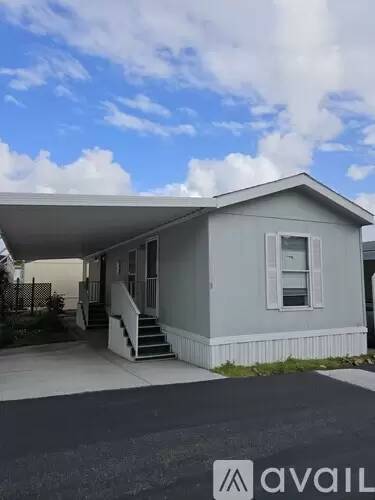 Main picture of 801 S Halcyon Rd
