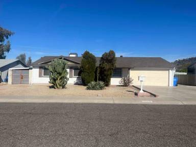 Main picture of 1712 W Voltaire Ave