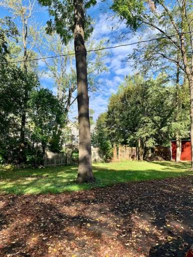 Main picture of 120 Blymyer Ave