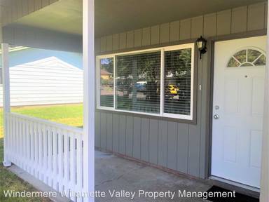 Main picture of 450 SE Atwood Ave