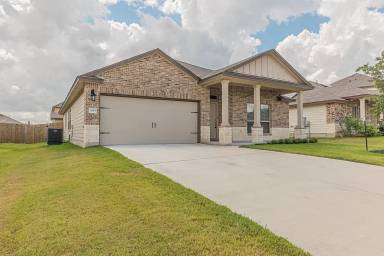 Main picture of 3049 Wigeon Way