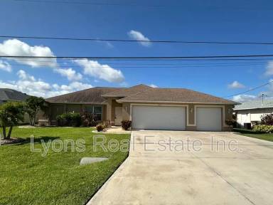 Main picture of 2202 SE 8th St
