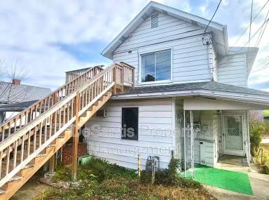 Main picture of 670 Park St