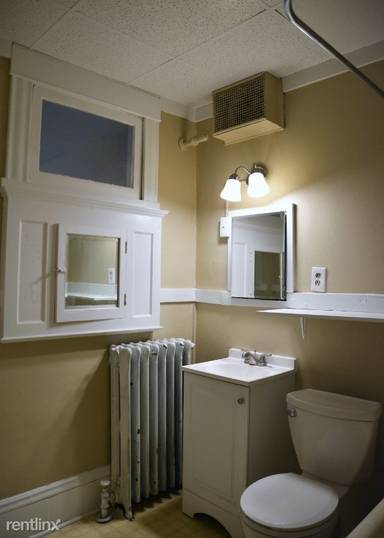 Main picture of 717 W 28th St