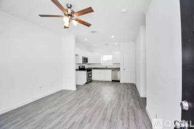 Main picture of 5201 Wylie St