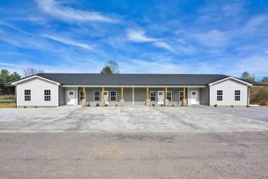 Main picture of 17 Michigan Ln