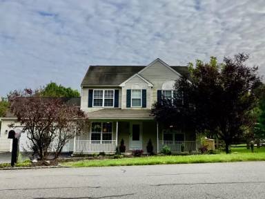 Main picture of 14 Pinckney Dr