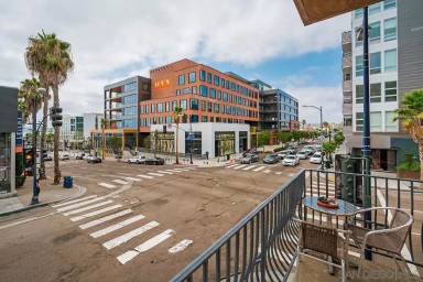 Main picture of 801 W Hawthorn St