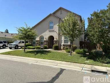 Main picture of 11013 Gelvani Way