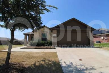 Main picture of 1319 Meadow Creek Dr