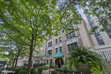 Main picture of 1347 N Dearborn St