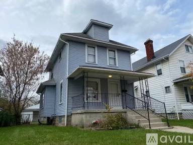 Main picture of 293 N Burgess Ave