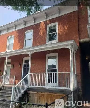 Main picture of 118 S Pine St