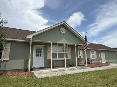Main picture of 210 Zachary Ln
