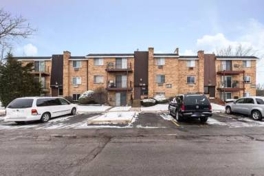Main picture of 832 W College Blvd