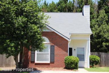 Main picture of 1346 Yorkshire Ln