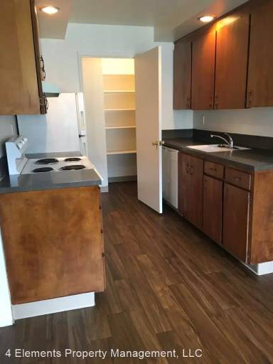 Main picture of 2000 Laurel Pl