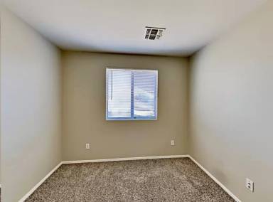 Main picture of 3331 W La Salle St