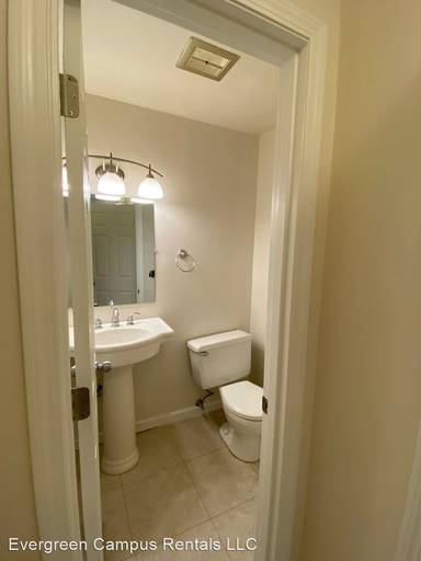 Main picture of 2611 Cambridge St