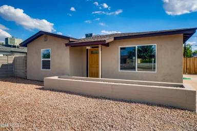 Main picture of 1705 W Montecito Ave