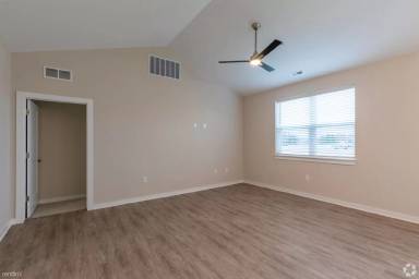 Main picture of 4693 Isle Royal Dr