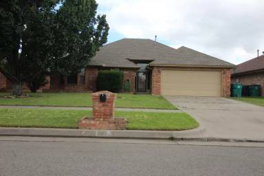 Main picture of 733 SW 153rd St
