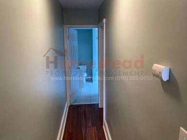 Main picture of 206 E 18th St