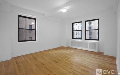 Main picture of 270 W 72nd St
