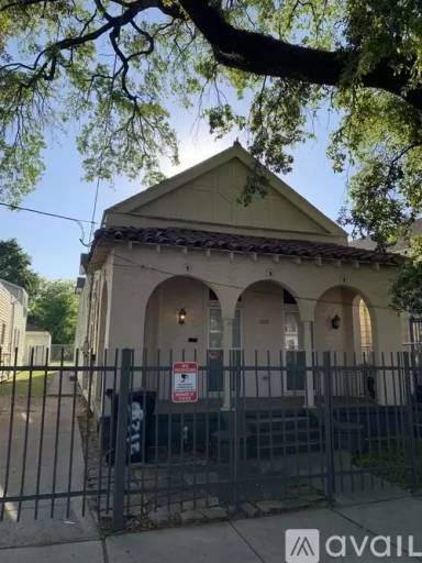 Main picture of 2128 Louisiana Ave