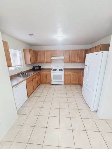 Main picture of 711 Purple Aster Ave SW