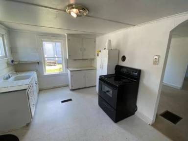 Main picture of 3 Cedar St