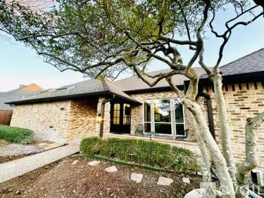 Main picture of 5808 Gallant Fox Ln
