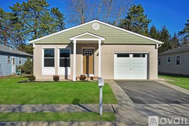 Main picture of 10 Wedgeport Dr