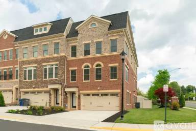 Main picture of 7200 Holywell Ln