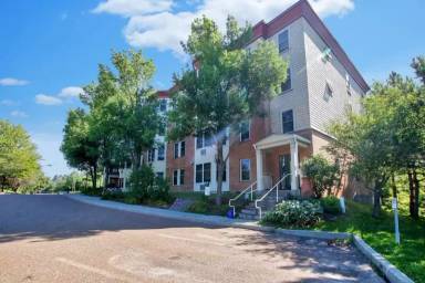 Main picture of 409 Farrell St