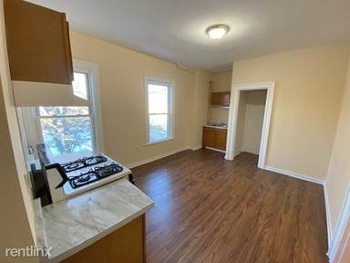 Main picture of 493 Warren St