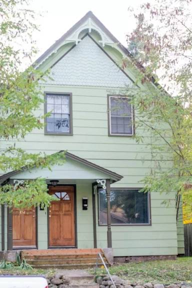 Main picture of 512 E Indiana Ave