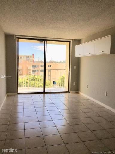 Main picture of 8075 NW 7th St