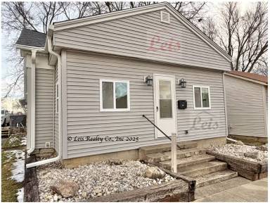 Main picture of 301 E Canal St