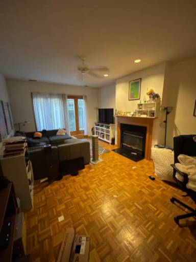 Main picture of 4237 N Kenmore Ave