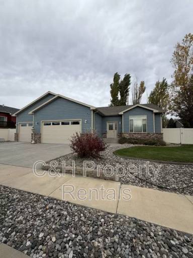 Main picture of 5421 Spring Stone Ave