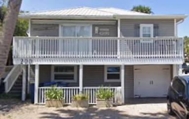 Main picture of 200 Walnut St