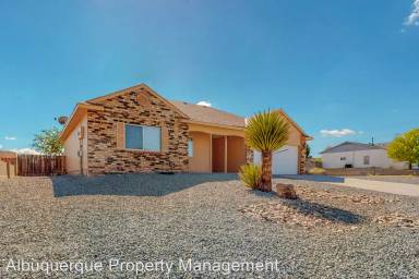 Main picture of 7304 Syr Dr NE